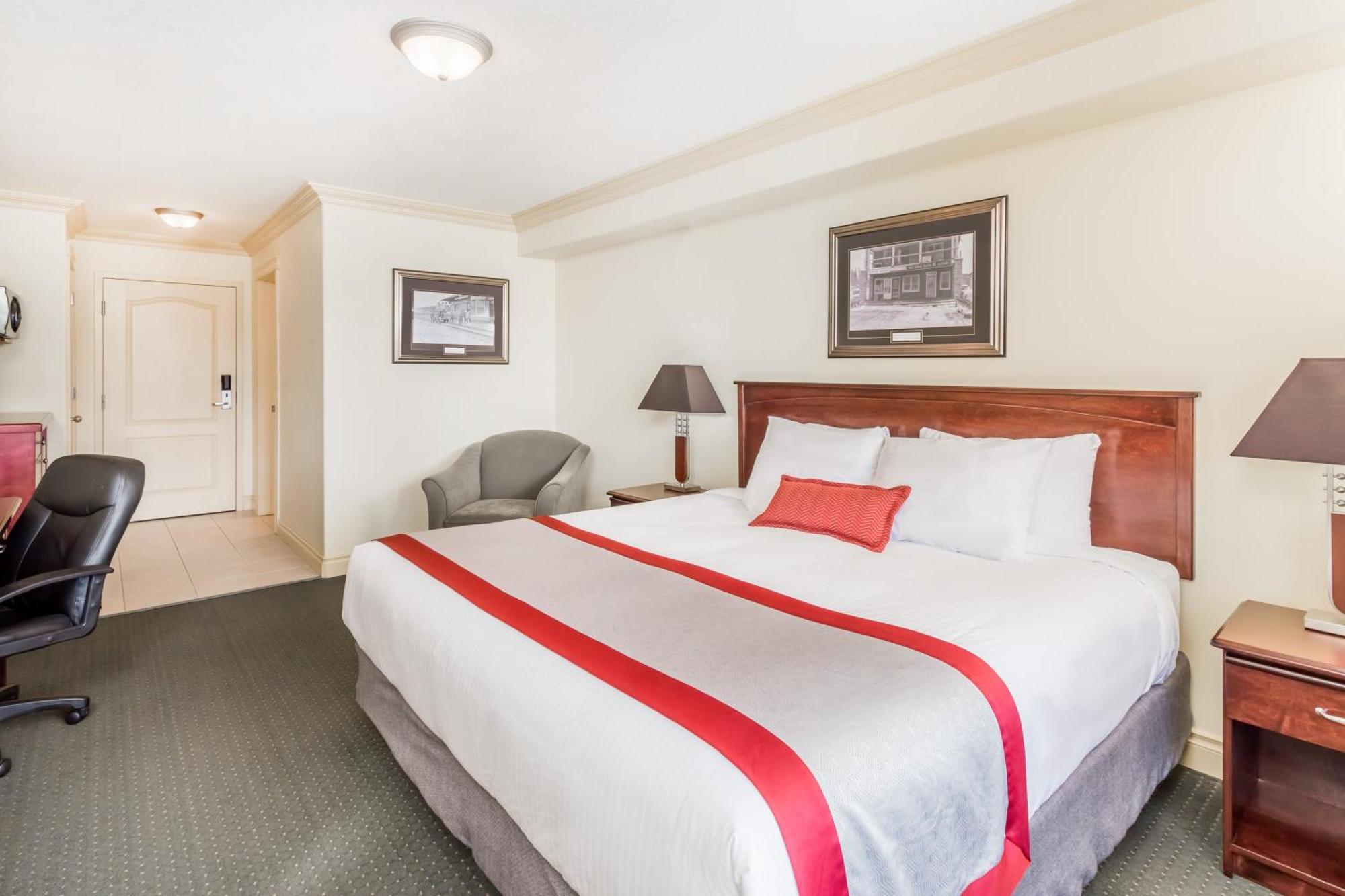 Ramada By Wyndham Hinton Hotel Eksteriør billede